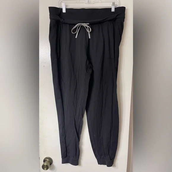 lululemon athletica Black Joggers - Picture 2 of 6